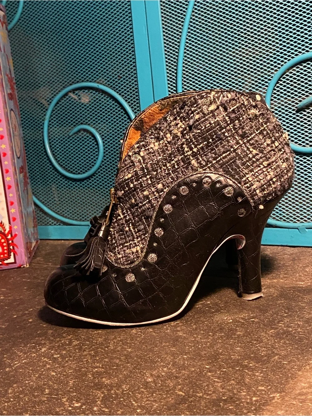 Irregular Choice BEES KNEES black/white tweed/leather booties,EUC,damaged box 8